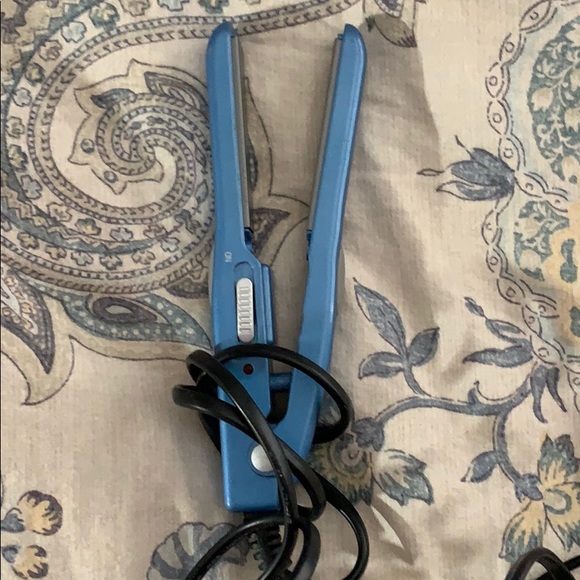 Nano Accessories - ❤️like new mini Nano titanium travel straightener